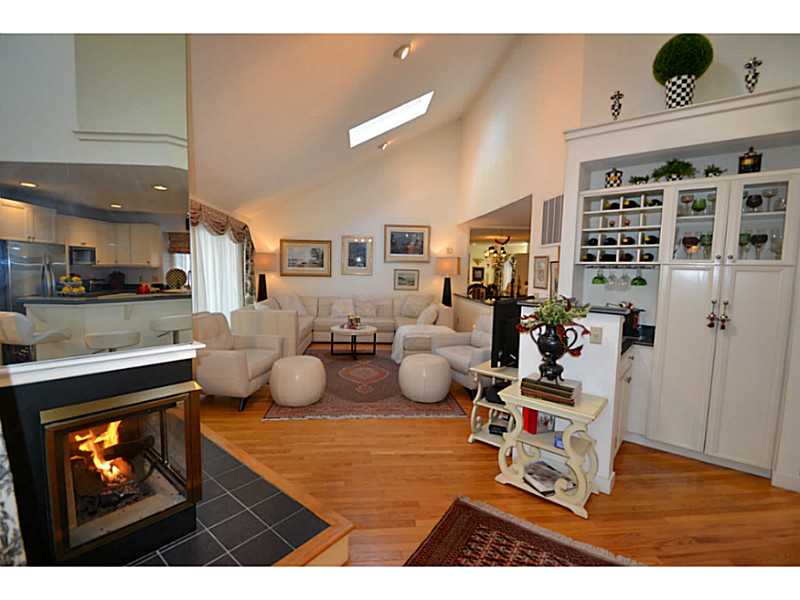 35 Oyster Pt, Warren, RI 02885 photo 3