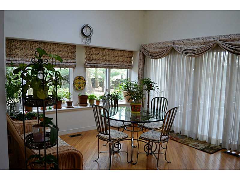35 Oyster Pt, Warren, RI 02885 photo 6
