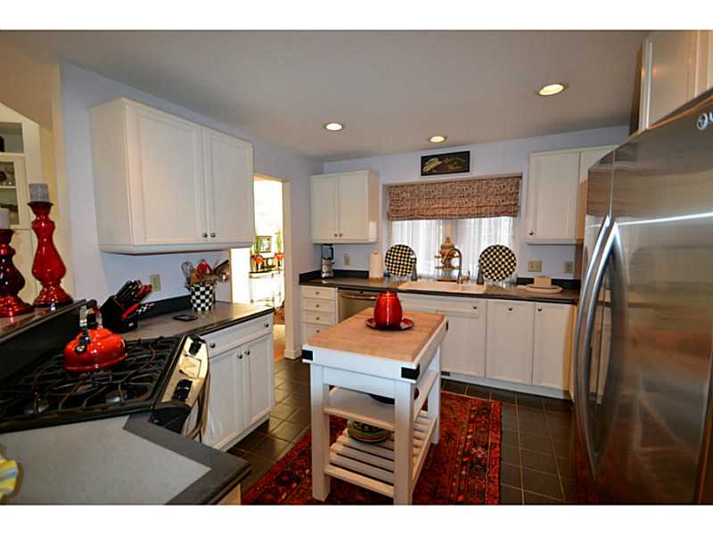 35 Oyster Pt, Warren, RI 02885 photo 5