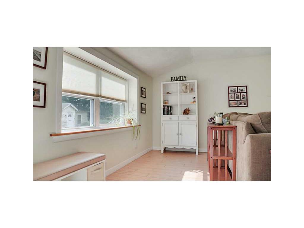 12 Munro Ave, Warren, RI 02885 photo 3
