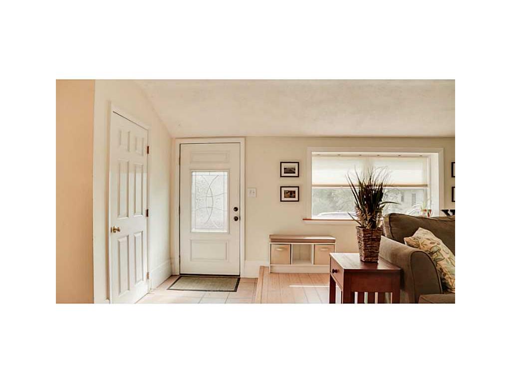 12 Munro Ave, Warren, RI 02885 photo 4
