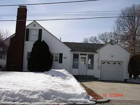 46 Irene Blvd, Woonsocket, RI 02895 photo 3