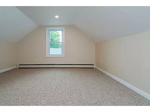 160 Warwick St, Woonsocket, RI 02895 photo 8