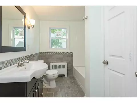 160 Warwick St, Woonsocket, RI 02895 photo 9
