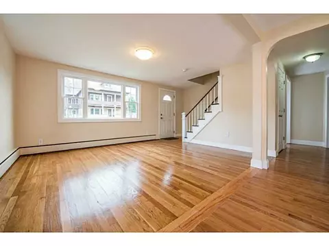 160 Warwick St, Woonsocket, RI 02895 photo 3