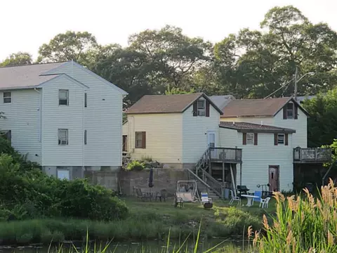 24 Forrest St, Warwick, RI 02889 photo 2
