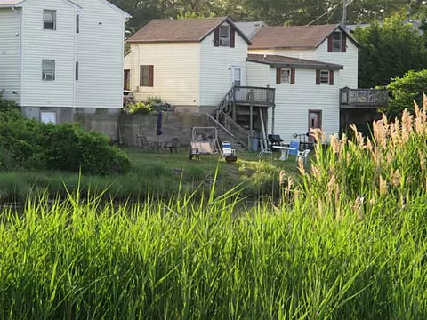 24 Forrest St, Warwick, RI 02889 photo 3