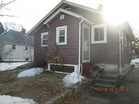 216 Holmes Rd, Warwick, RI 02888 photo 3