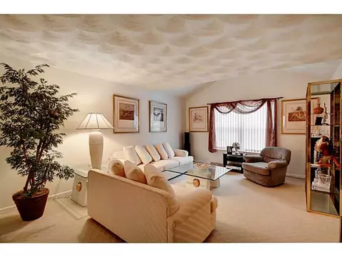 6 Pickering Dr, Westerly, RI 02891 photo 5