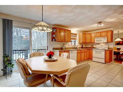 6 Pickering Dr, Westerly, RI 02891 photo 6