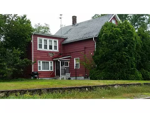 155 Knight St, Woonsocket, RI 02895 photo 2