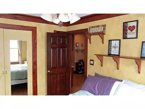 82 Lilac Ave, Woonsocket, RI 02895 photo 11