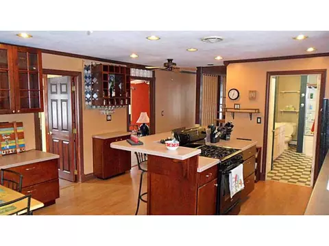 82 Lilac Ave, Woonsocket, RI 02895 photo 7