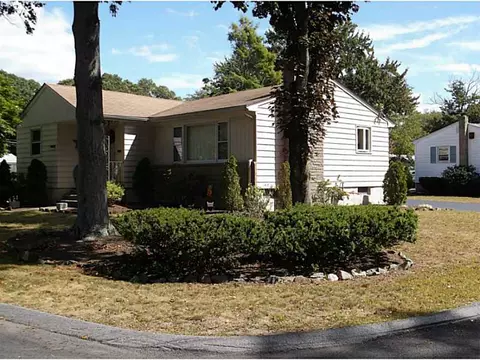 198 Winter Ave, Warwick, RI 02889 photo 2