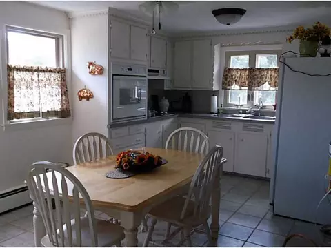 198 Winter Ave, Warwick, RI 02889 photo 8