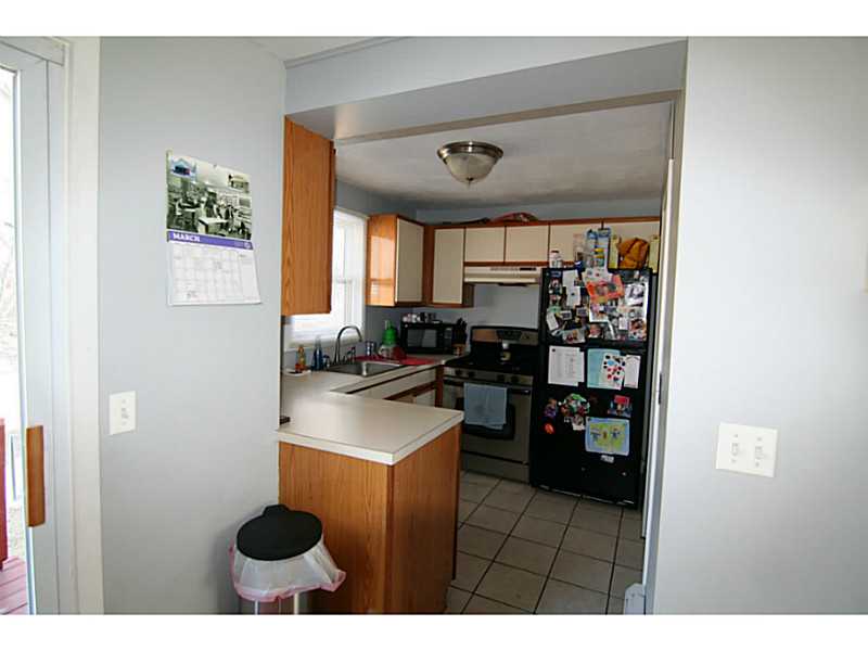 69 Reed St, Warwick, RI 02886 photo 7