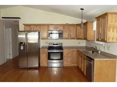 108 Cato St, Woonsocket, RI 02895 photo 3