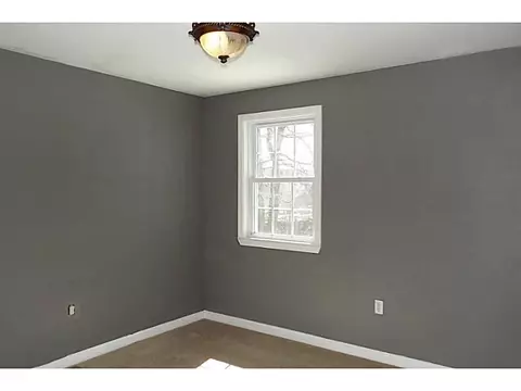 108 Cato St, Woonsocket, RI 02895 photo 9