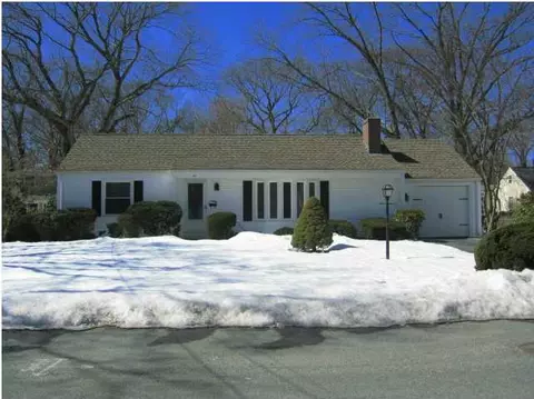 49 Silver Birch Rd, Warwick, RI 02888 photo 1