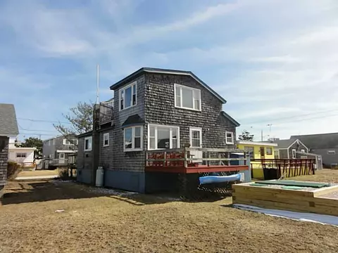 30 Champlin Ave, Narragansett, RI 02882 photo 3