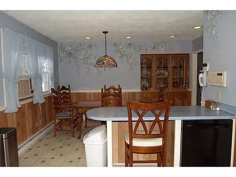 46 Blackinton Dr, Glocester, RI 02814 photo 2