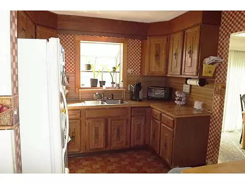 120 Brook Spring Dr, Warwick, RI 02889 photo 2