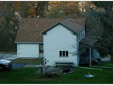 51 Plainfield Rd, CT 06354 photo 6