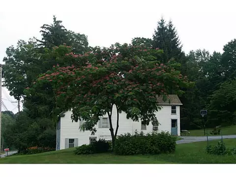 51 Plainfield Rd, CT 06354 photo 2