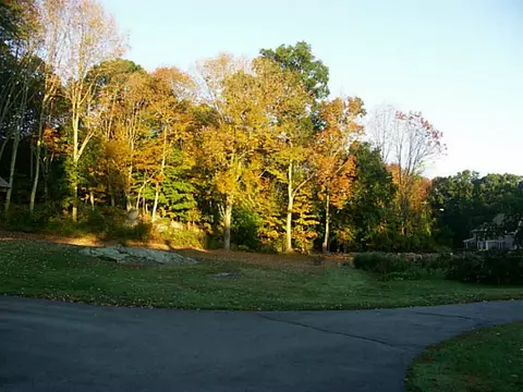 51 Plainfield Rd, CT 06354 photo 8