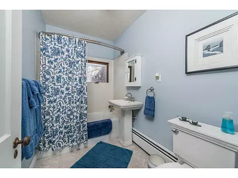 916 Logee St, Woonsocket, RI 02895 photo 10