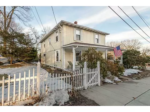 916 Logee St, Woonsocket, RI 02895 photo 24