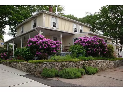 916 Logee St, Woonsocket, RI 02895 photo 2