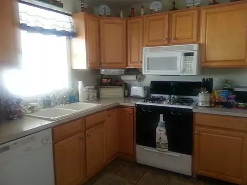 42 Welles St, Woonsocket, RI 02895 photo 3