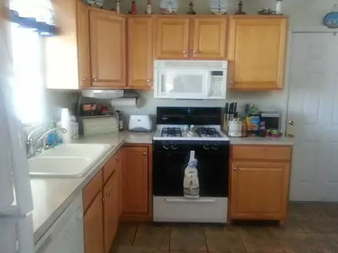 42 Welles St, Woonsocket, RI 02895 photo 6