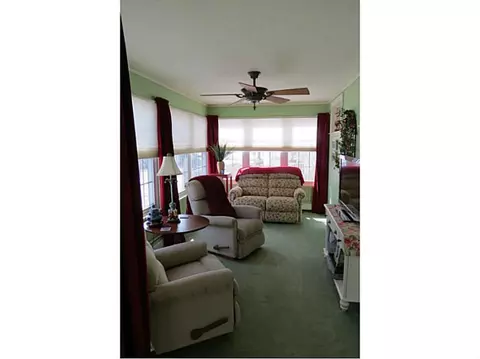 34 Collins St, Woonsocket, RI 02895 photo 12
