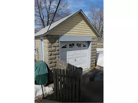 34 Collins St, Woonsocket, RI 02895 photo 23