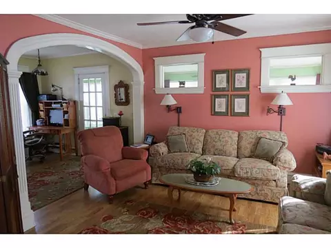 34 Collins St, Woonsocket, RI 02895 photo 8