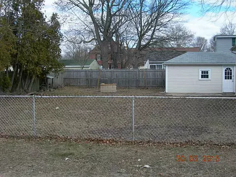 95 Mohawk Ave, Warwick, RI 02889 photo 2