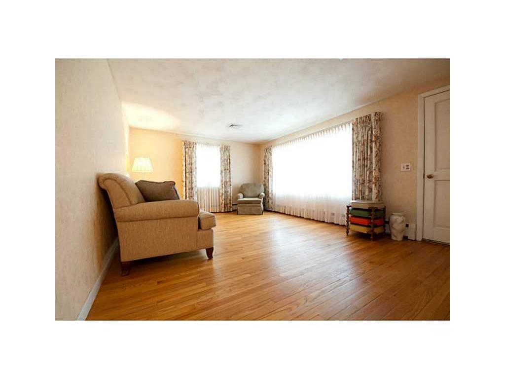 95 Rip Van Winkle Cir, Warwick, RI 02886 photo 6