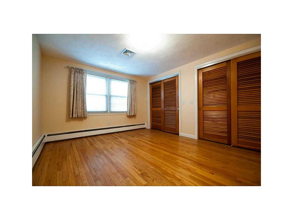 95 Rip Van Winkle Cir, Warwick, RI 02886 photo 13