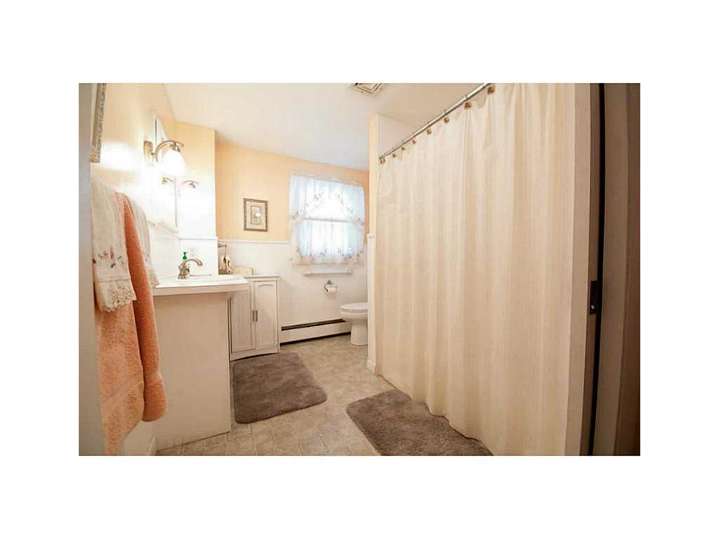 95 Rip Van Winkle Cir, Warwick, RI 02886 photo 8