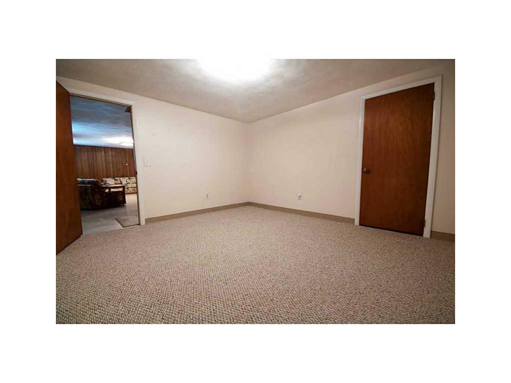 95 Rip Van Winkle Cir, Warwick, RI 02886 photo 16