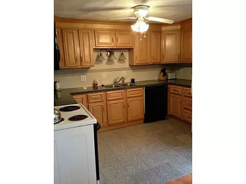 83 Elberta St, Warwick, RI 02889 photo 4