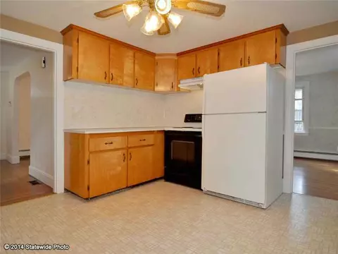 99 Thurman St, Warwick, RI 02888 photo 5