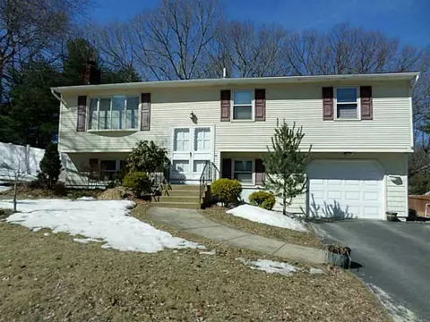 24 Centennial St, Coventry, RI 02816 photo 1