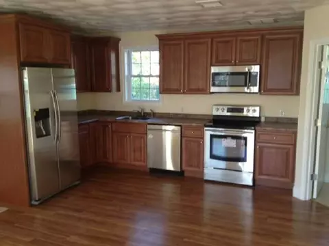 472 Warwick Ave, Warwick, RI 02888 photo 4