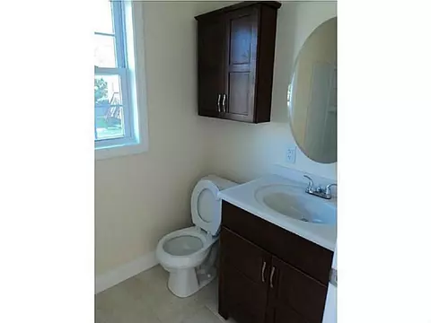 472 Warwick Ave, Warwick, RI 02888 photo 5