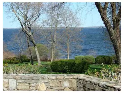 14 Beacon Ave, Warwick, RI 02889 photo 4
