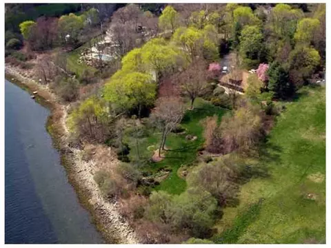 14 Beacon Ave, Warwick, RI 02889 photo 3