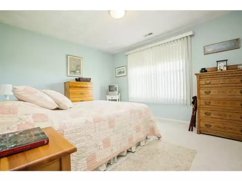 190 Compton View Dr, Middletown, RI 02842 photo 18